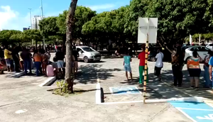 Covid-19: pontos de vacinação registram aglomeração em Aracaju