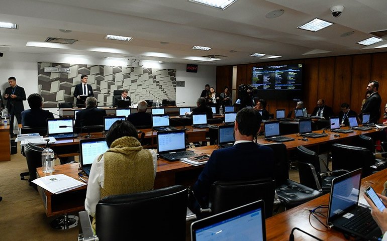 CAE pode autorizar US$ 235,5 milhões em empréstimos externos