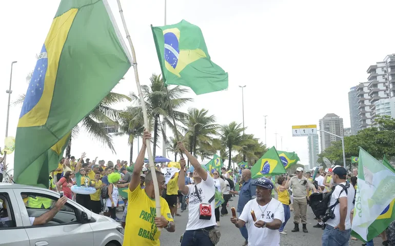 Bolsonaristas voltam às ruas em defesa de ex-presidente e críticas contra Alexandre de Moraes