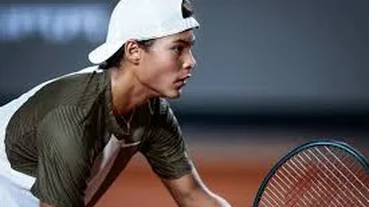 Fã de Federer e Djoko, saiba quem é Guto Miguel, primeiro brasileiro campeão juvenil de Roland Garros