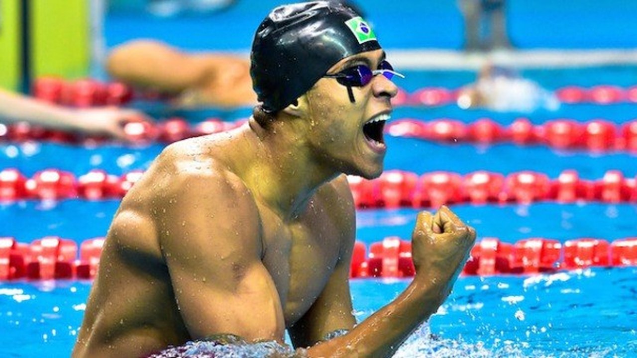 Nadador brasileiro quebra recorde mundial nos Jogos Olímpicos da Juventude