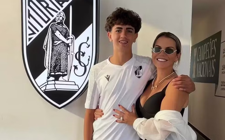 Sobrinho de Cristiano Ronaldo assina contrato de formação com o Vitória de Guimarães