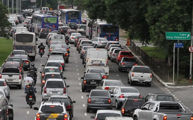 Rodízio municipal de veículos será suspenso para carros de passeio em SP; veja quando