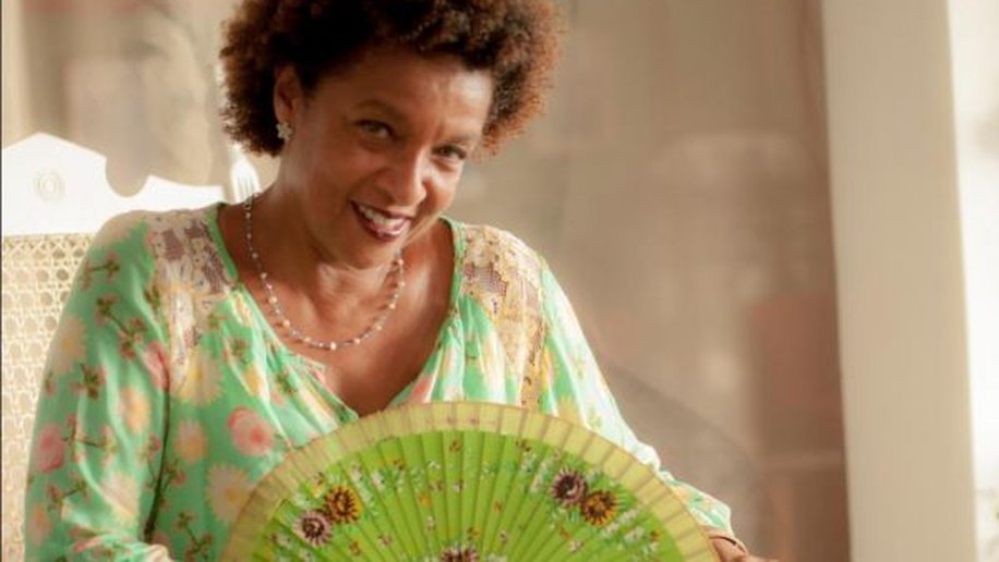 Elisa Lucinda volta às novelas em Tempo de Amar