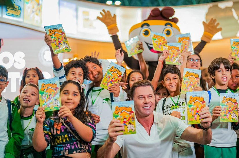 Livros de colorir viram febre na Bienal e ganham versão espiritual com ‘Café com Deus Pai – Entre Cores’