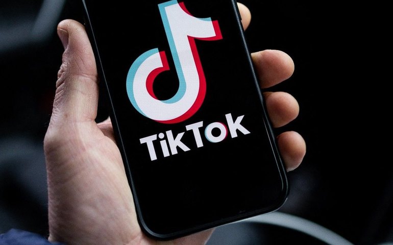 Adolescente é morta a tiros pelo pai após se recusar a deletar conta no TikTok no Paquistão