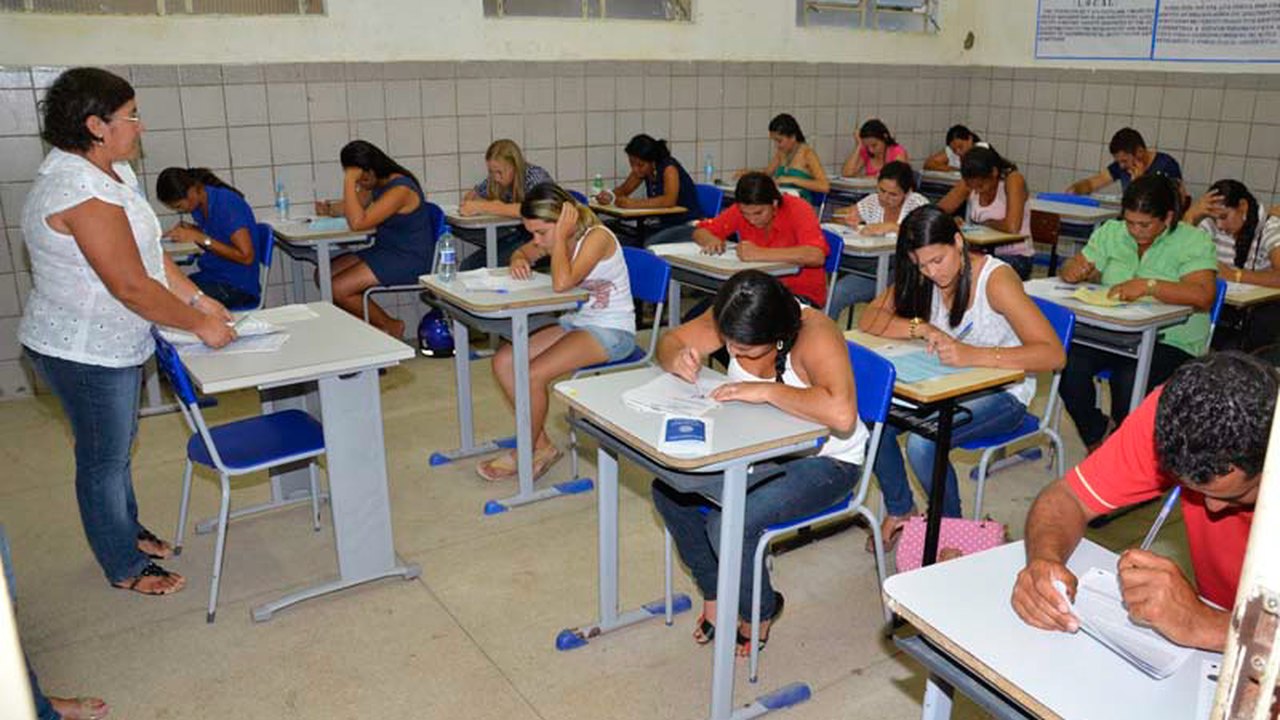 Prefeitura de Limoeiro de Anadia convoca  mais 56 aprovados no concurso público