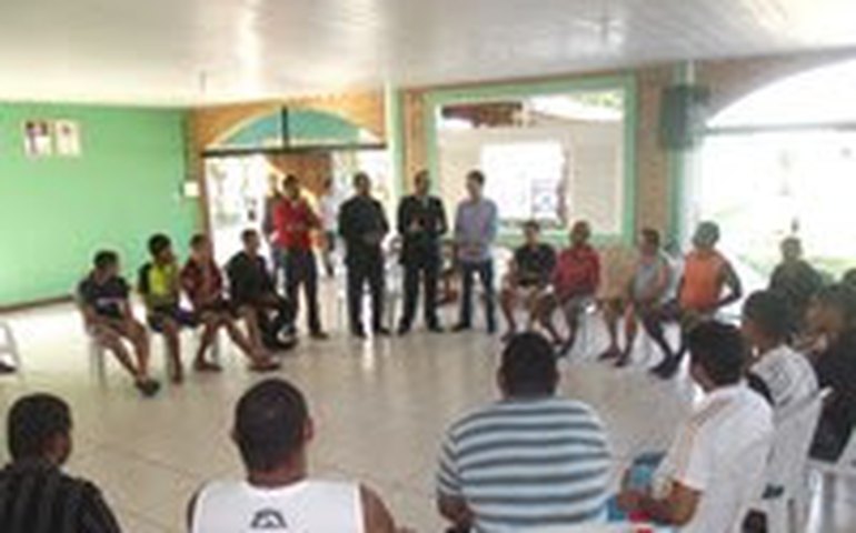 Comunidade acolhedora recebe a visita de juiz da Vara de Execuções Penais
