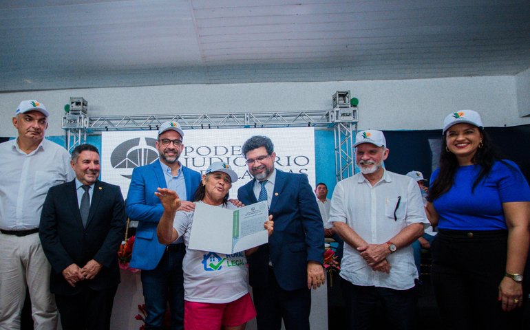 Rural Legal: 76 famílias de agricultores recebem títulos de propriedade em Paulo Jacinto