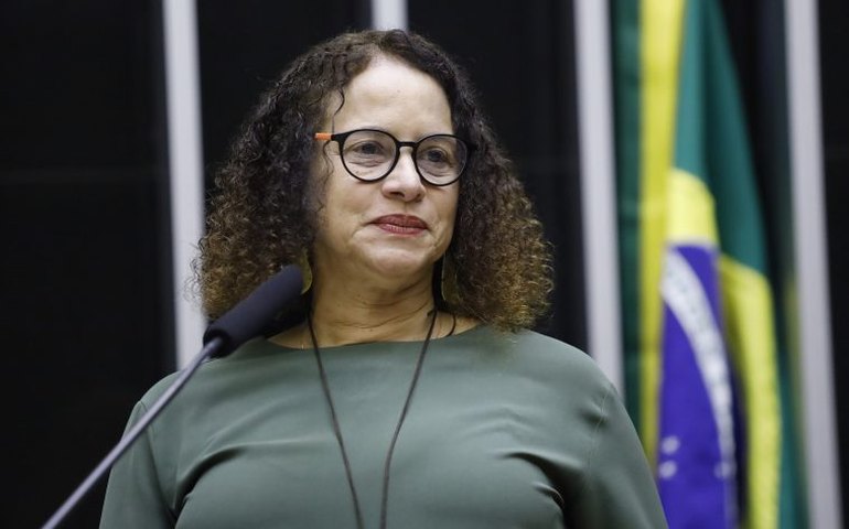 Comissão recebe ministra para discutir ações voltadas à ciência, tecnologia e inovação