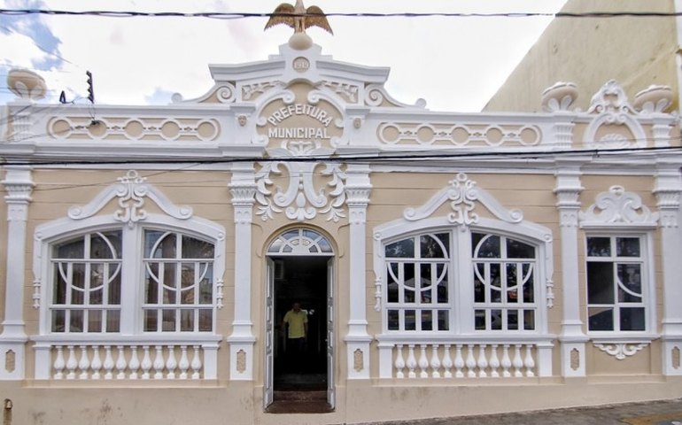 Antagonistas moldam o cenário eleitoral em busca da prefeitura; Mas terceira via diz estar viva