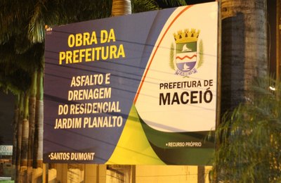 TRE/AL determina retirada de placas de obras e pagamento de multa ao prefeito Rui Palmeira