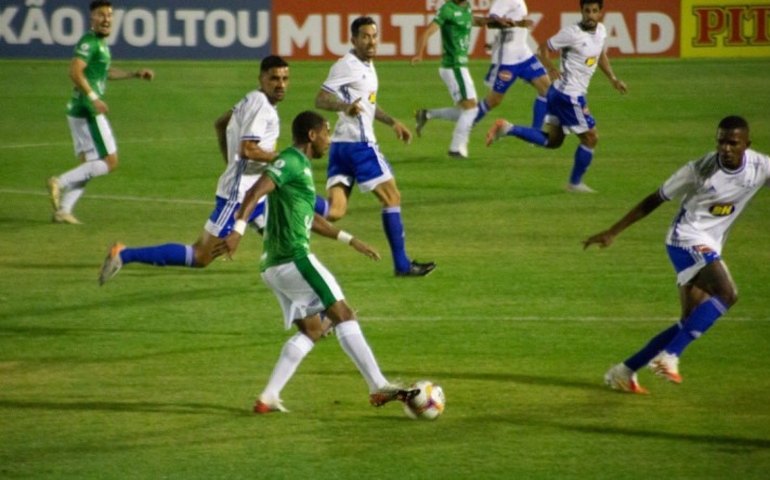 Cruzeiro vence o Guarani de virada e zera pontuação na Série B