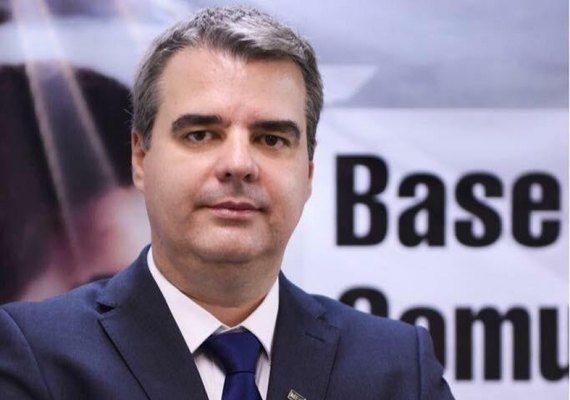 “Escola 10 surge como programa estratégico e bem estruturado”, diz diretor do MEC