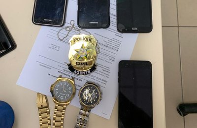 Polícia Civil prende dupla e recupera moto e celulares roubados em Murici