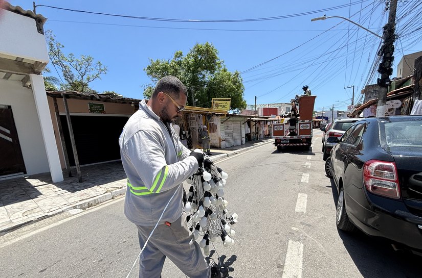 Pontal da Barra recebe 1.700 metros de iluminação decorativa para impulsionar comércio e turismo