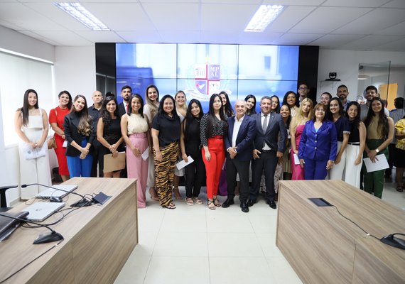 PGJ Márcio Roberto empossa 25 novos assistentes de promotorias e procuradorias de Justiça