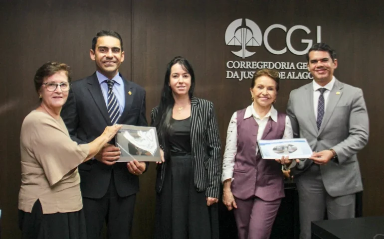 Juíza Ana Florinda apresenta avanços do Cejusc Escolar para a Corregedoria de Alagoas