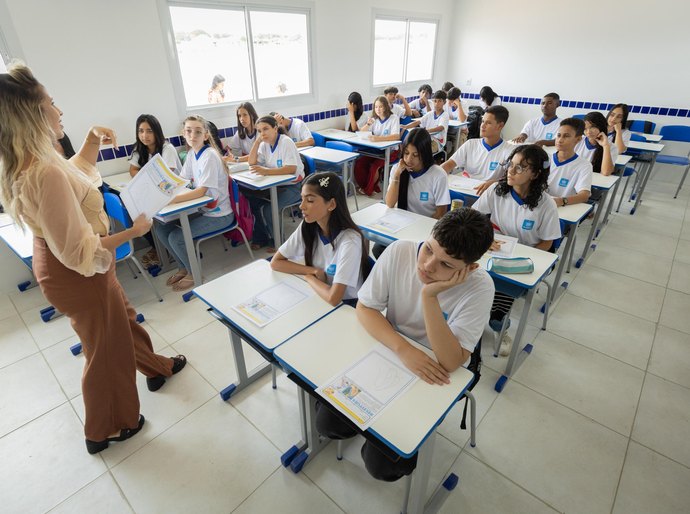 Estado convoca escolas para atuarem como novos polos do programa “Vem que Dá Tempo”