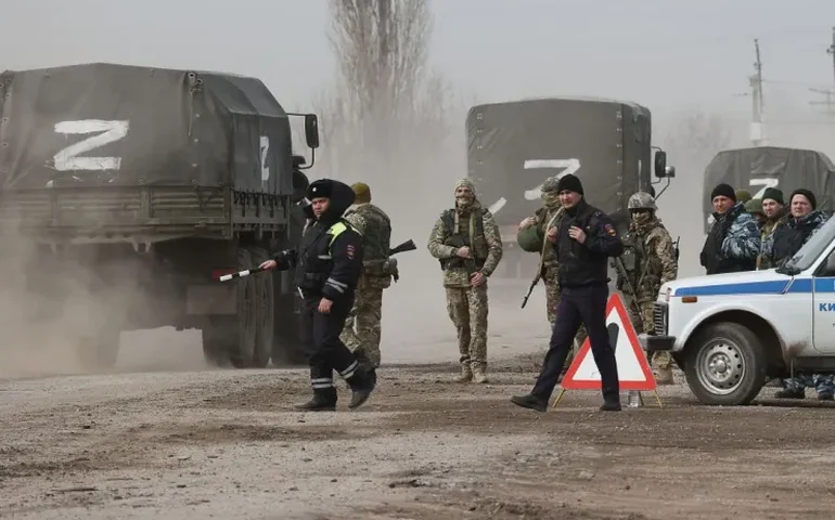 EUA impõem sanções à mídia estatal russa por arrecadar dinheiro para tropas de Moscou