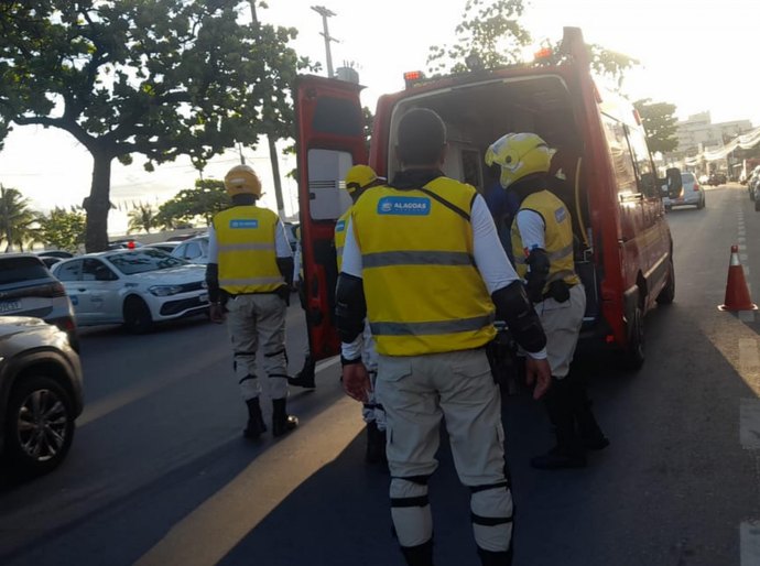 Ronda no Bairro acolhe morador em situação de rua após surto e agressão
