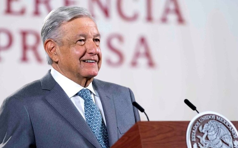 Presidente do México vaza número de telefone de jornalista após texto sobre ligação entre aliados e traficantes de droga