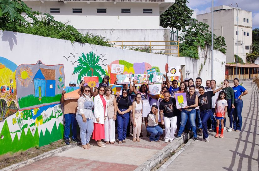 Entrega do “Mural do Inconsciente” marca encerramento de oficinas terapêuticas em Palmeira