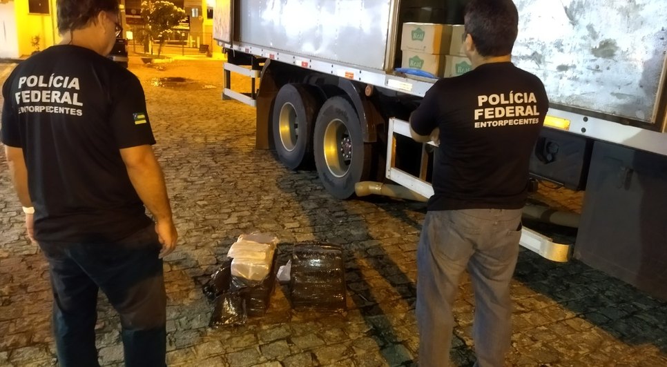 Cinquenta quilos de crack são apreendidos dentro de caminhão em Sergipe / Foto: Foto: PF/SE