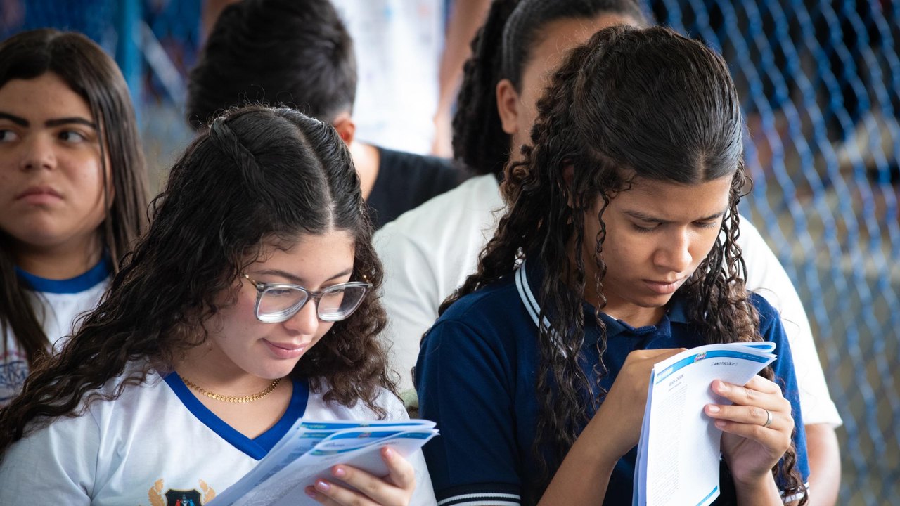 Seduc comemora bom desempenho de estudantes da rede estadual no Enem