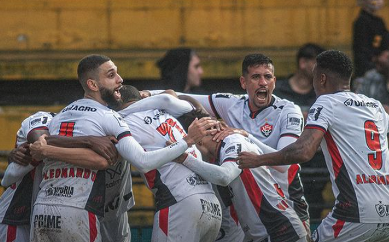 Vitória ganha do Criciúma fora de casa e se aproxima de manutenção na Série A em 2025