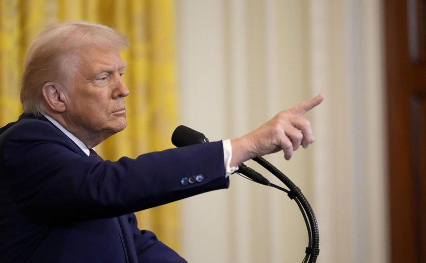 Donald Trump oficializa tarifaço de 50% contra exportações do Brasil