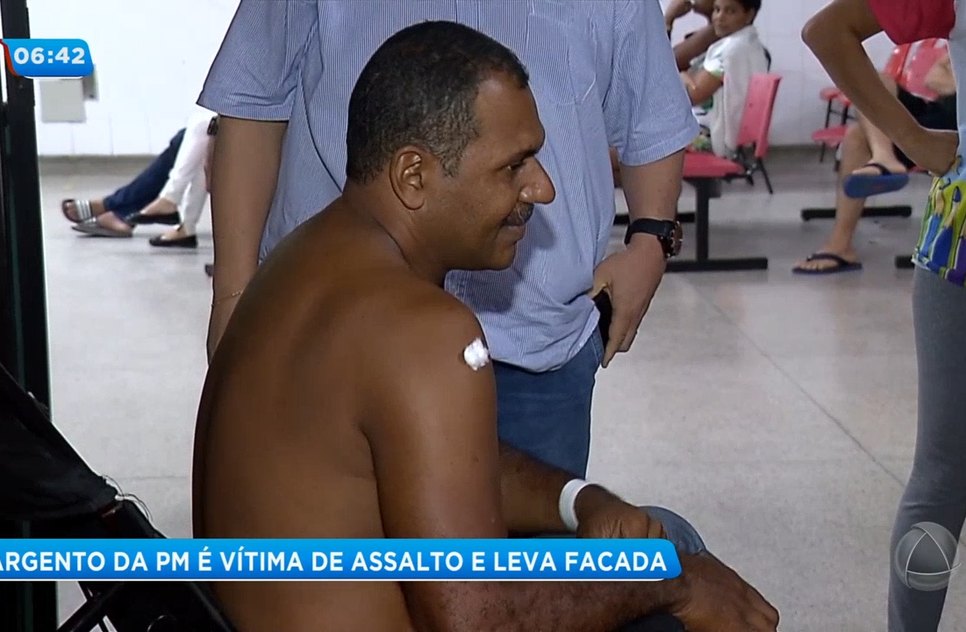 Sargento da PM é atingido por golpes de arma branca durante assalto
