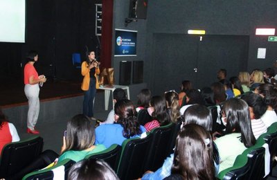 Profissionais da Educação em Arapiraca participam de capacitação para alunos com Autismo