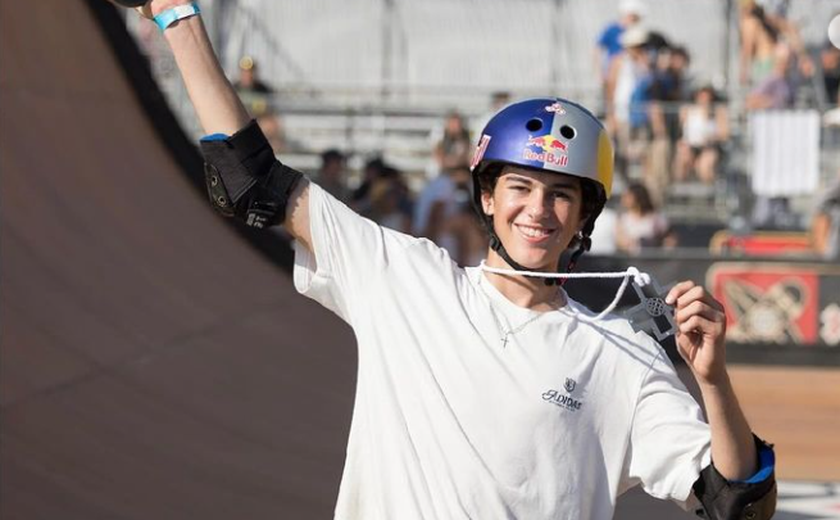 Fenômeno brasileiro de 15 anos, Gui Kury conquista título mundial de skate vertical em Roma