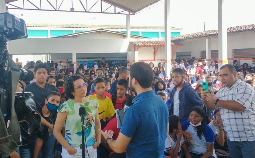 Comissão da OAB faz palestra contra o bullying para alunos de Rio Largo