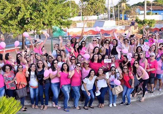 Prefeitura realiza caminhada do Outubro Rosa