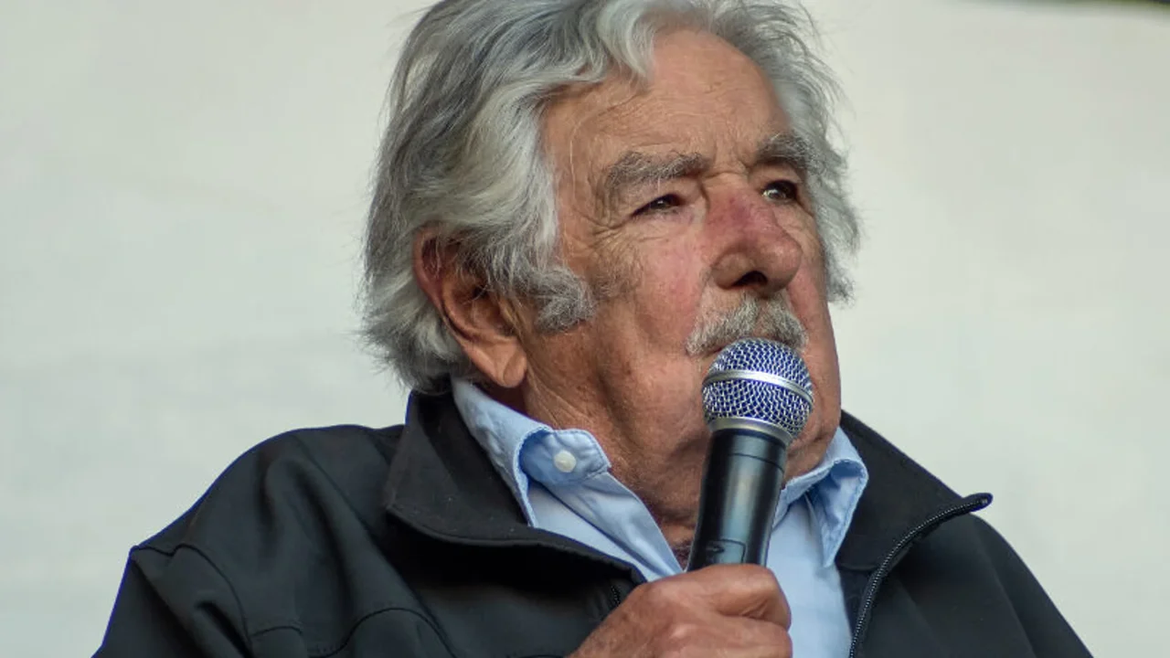 José Mujica revela que tem um tumor no esôfago: 'A vida é bela, mas se desgasta'