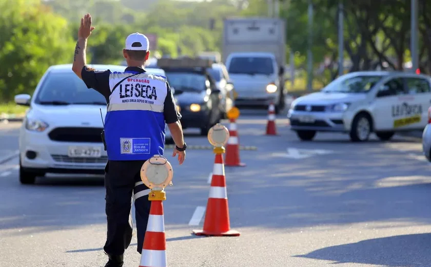 Dois motoristas são presos por embriaguez em Maceió