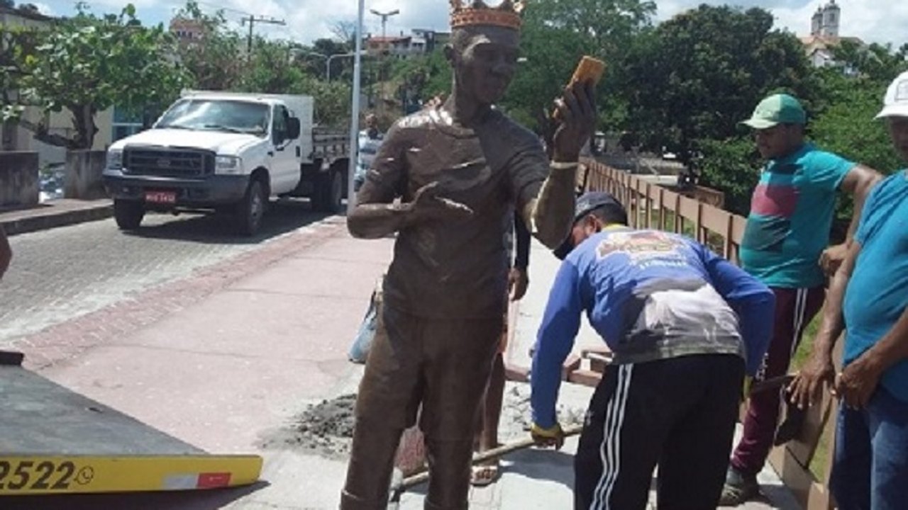 Penedo: Uma afronta ao povo e a lei