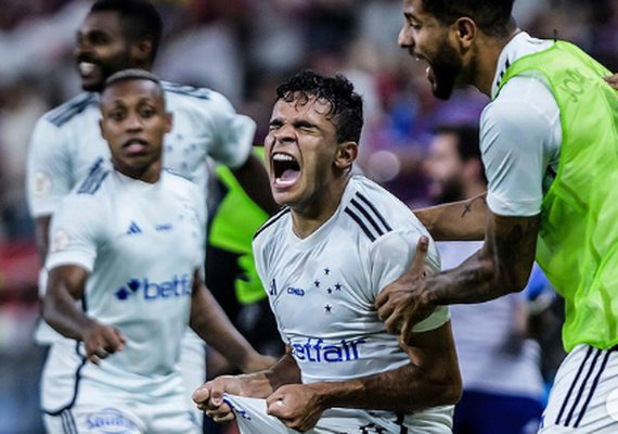 Cruzeiro enfrenta Athletico com torcida, após STJD aceitar recurso