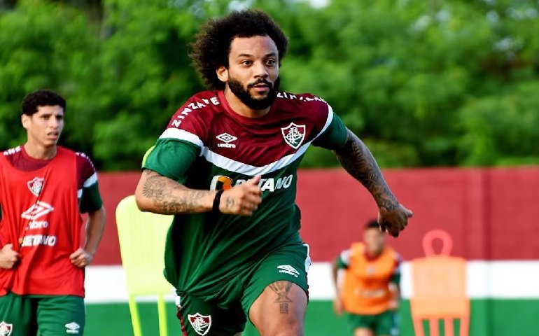 Lateral-esquerdo Marcelo faz primeiro treino com o elenco do Fluminense