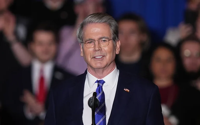 Bessent afirma que indicado de Trump ao Fed terá 'credibilidade' e descarta influência política