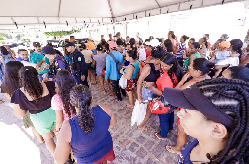 Prefeitura inicia distribuição de peixes em Palmeira dos Índios