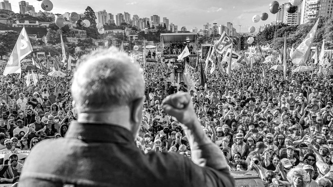 Lula pede recuperação dos direitos dos trabalhadores e regulamentação da atividade em aplicativos