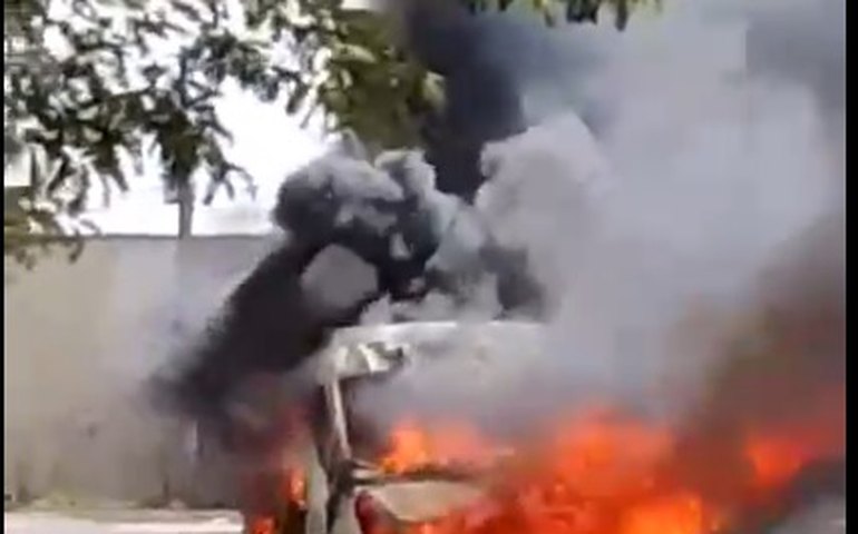 Incêndio destrói ambulância em Arapiraca