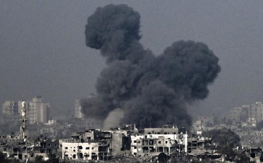 Bombardeios de Israel matam mais de 30 em Rafah, em meio a temor de tragédia na cidade