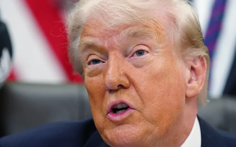 Casa Branca afirma que Trump não tem pressa para negociar com Irã