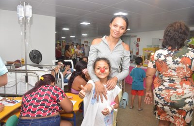 Pequenos pacientes se emocionam em festa do Dia das Crianças na Pediatria do HGE