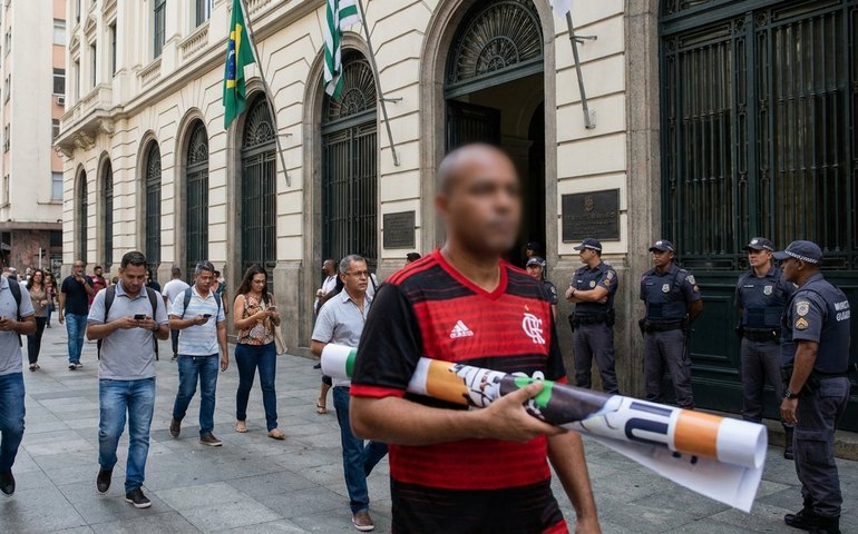 Rio de Janeiro decreta ponto facultativo na quarta-feira para jogos de Flamengo e Vasco