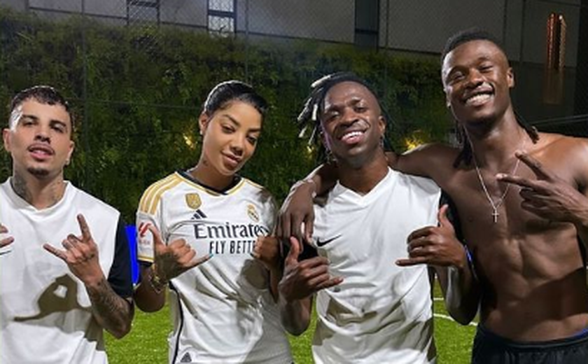 Ludmilla se diverte jogando futebol com Vini Jr, antes de cantar em aniversário do craque